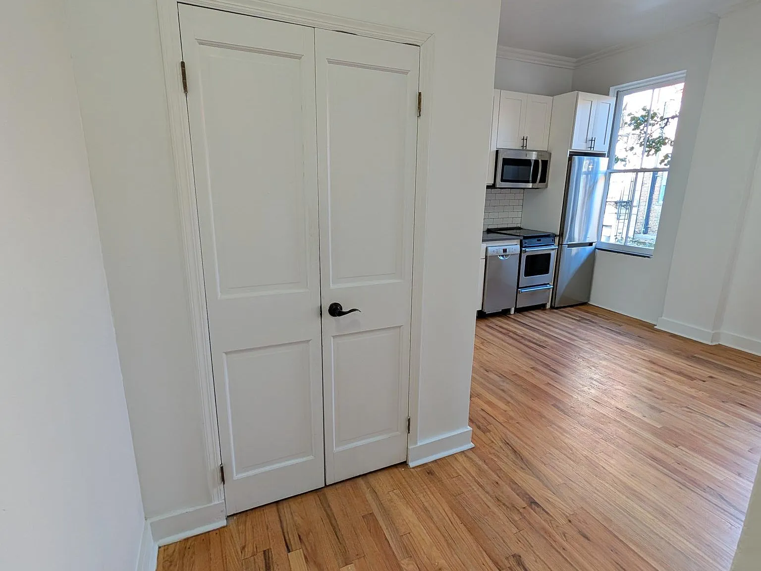 17 Perry Street — Photo 3