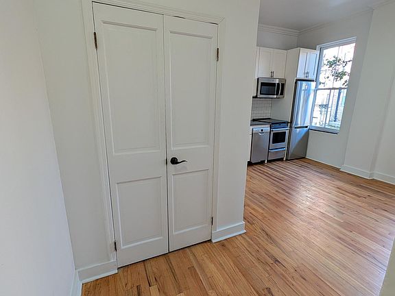 3rd image of 17 Perry St #3