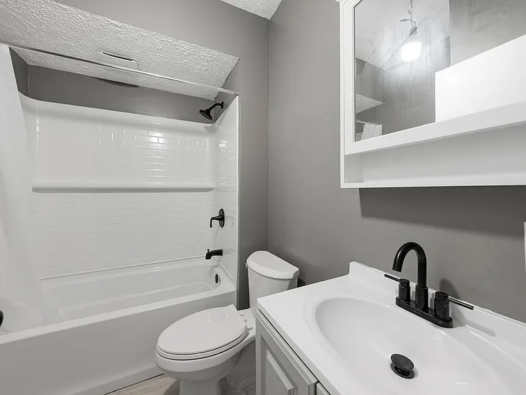 3904 Ardmore Ave — Photo 15