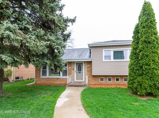 5333 Oak Center Dr, Oak Lawn, IL 60453