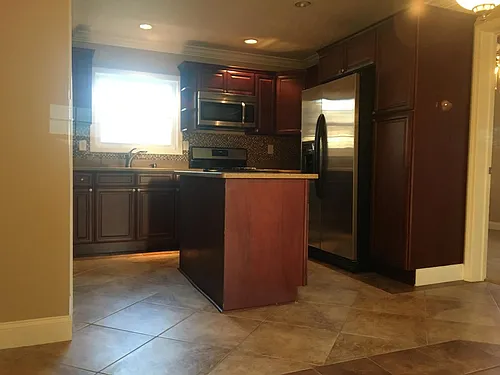 545 5th St Photo 1