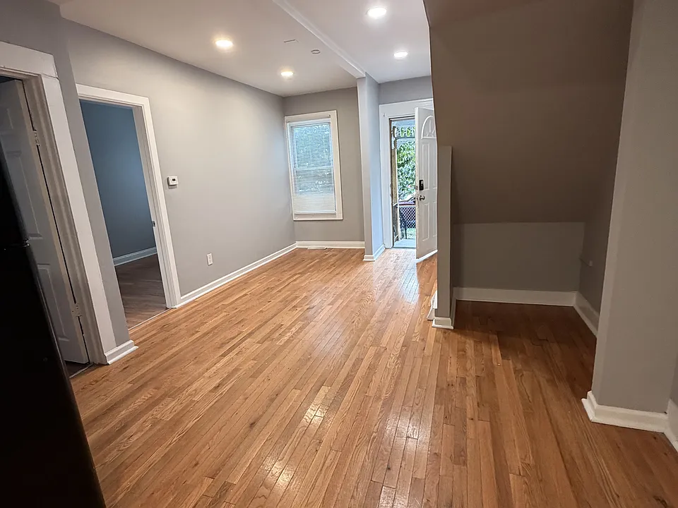 160 Cedar Hill Ave #1