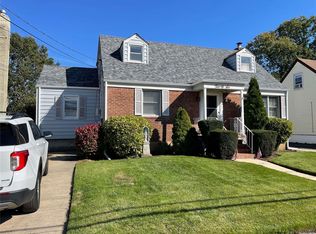 26 Kelsey Pl, Lynbrook, NY 11563