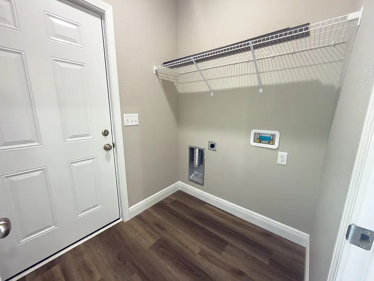 6637 Water St — Photo 15