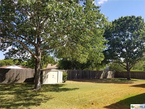 3rd image of 1520 Heather Ln