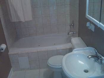 3rd image of 2018 W Jarvis Ave APT 3