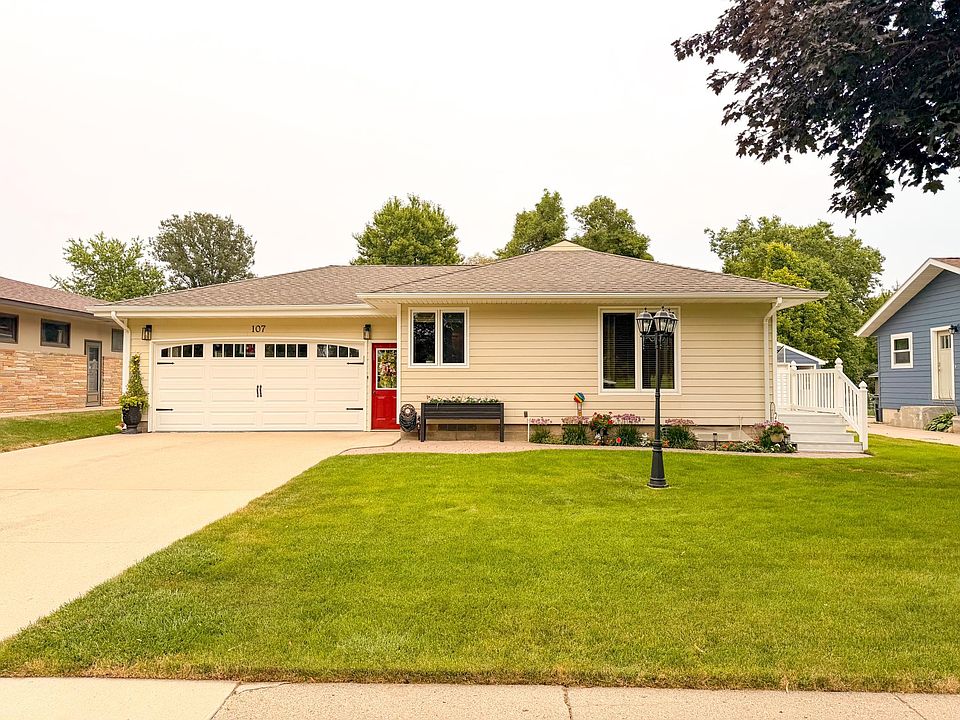 1st image of 107 Marlene St