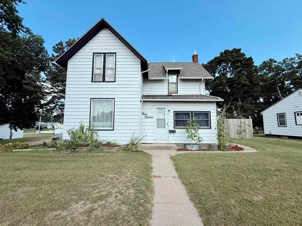 313 N Walnut St, Maquoketa, IA 52060