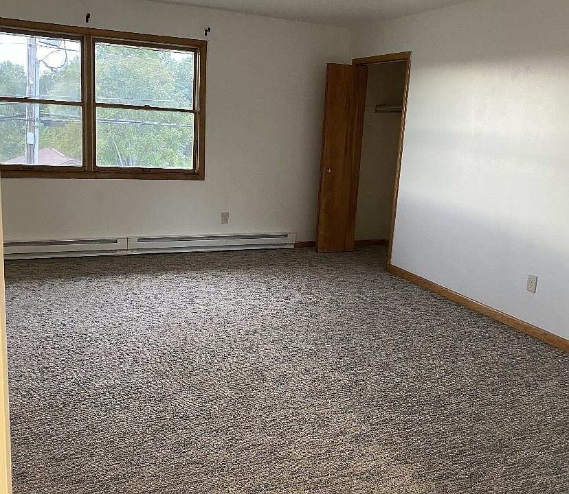 2nd image of 811 Moosic Rd #811
