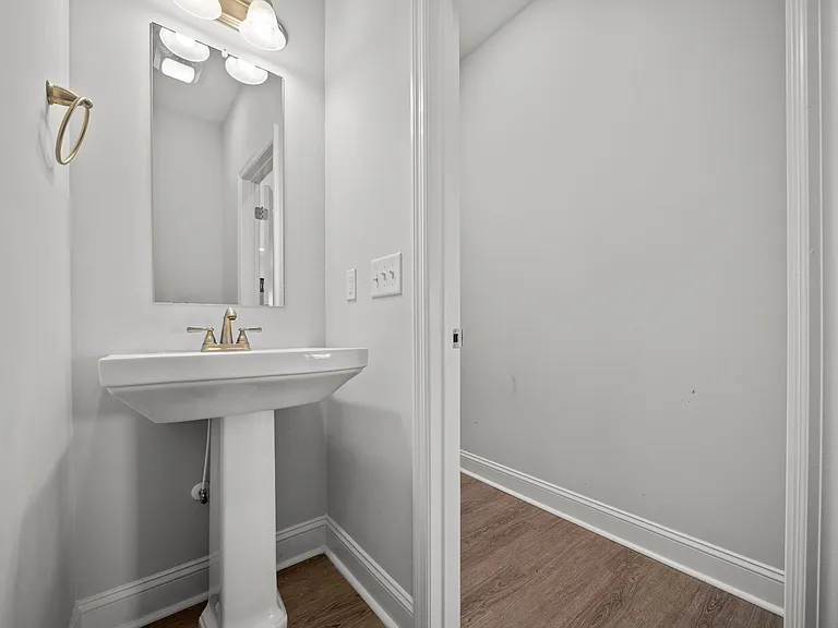516 Poults Dr — Photo 9