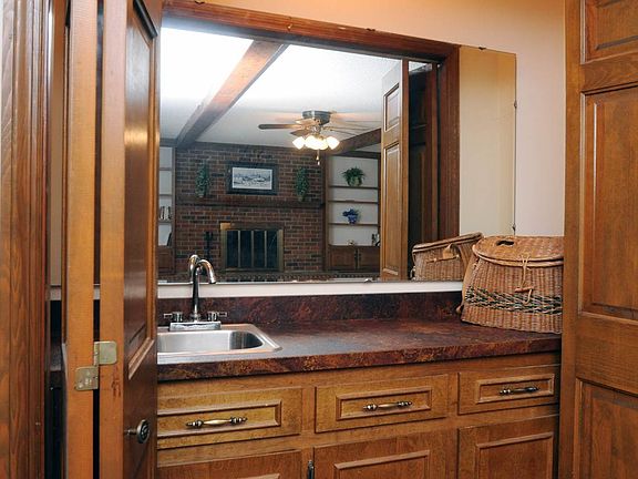 5th image of 2381 Redbud Trail Dr