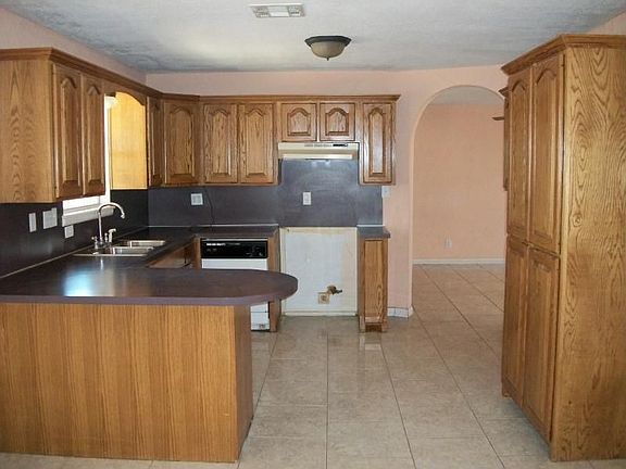 5th image of 1829 Beckwood Pl