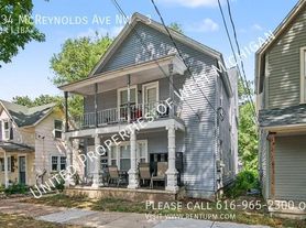934 McReynolds Ave NW, Grand Rapids, MI
