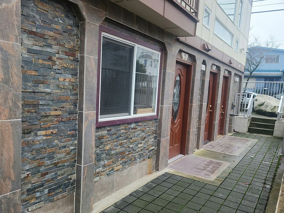 1st image of 2204 14th Ave S #2