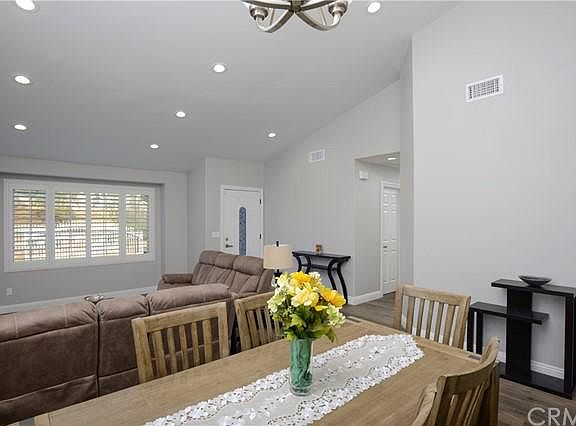 5th image of 559 Fairbanks St