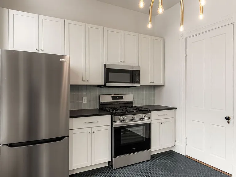 336 Elm St — Photo 9