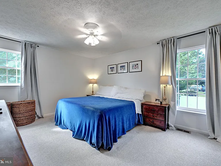 350 Long Meadow Way — Photo 14