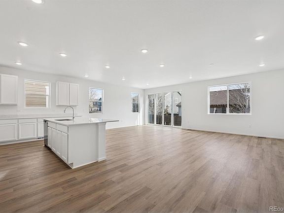 3rd image of 386 Lake Granby Avenue