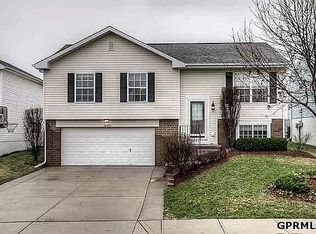 16489 Grant St, Omaha, NE 68116