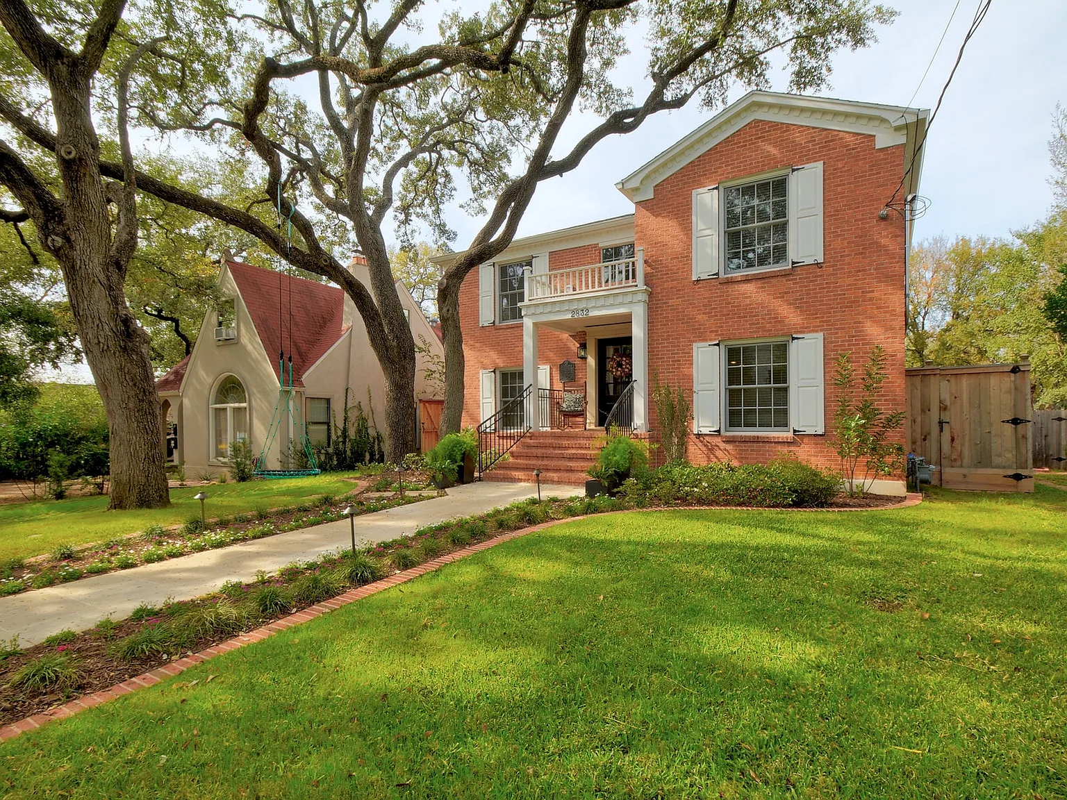 7 bed, 2809 sqft, $14,995 — Photo 2
