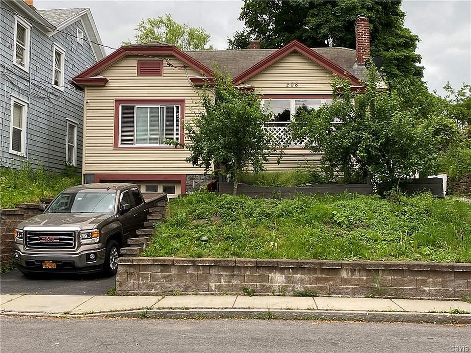 1st image of 208 Dorothy St
