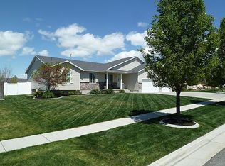 2732 W 2100 N, Clinton, UT 84015