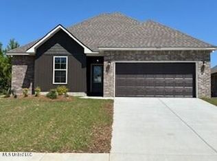 11452 Crystal Lake Dr, Gulfport, MS 39503