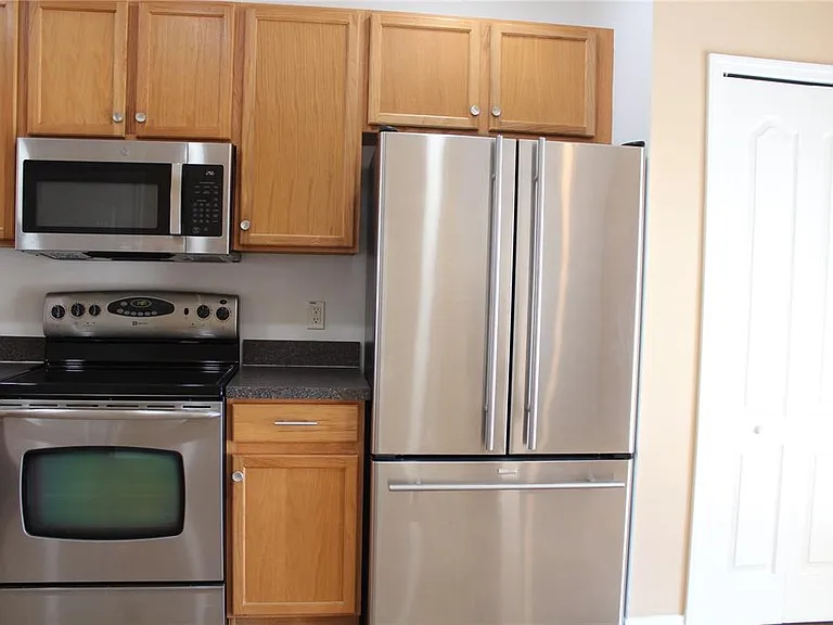 16320 Swan View Cir — Photo 7