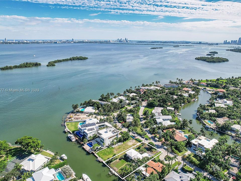 1st image of 1075 Belle Meade Island Dr