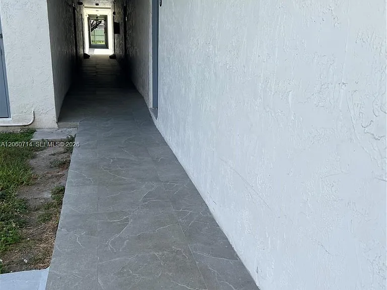 9520 SW 8th St #118 — Photo 32