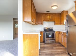 319 N 105th St #4A, Seattle, WA 98133