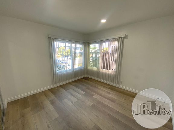 3rd image of 616 S Fir Ave #1