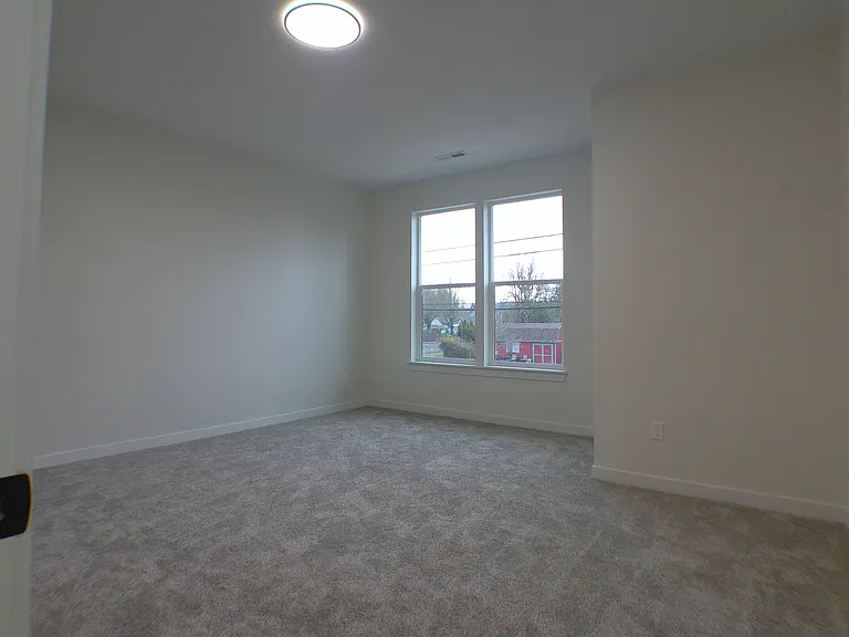 528 S 7th St — Photo 16