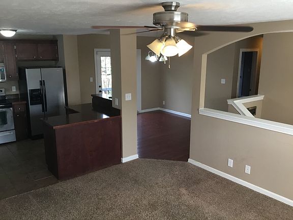 5th image of 1696 Parkside Dr