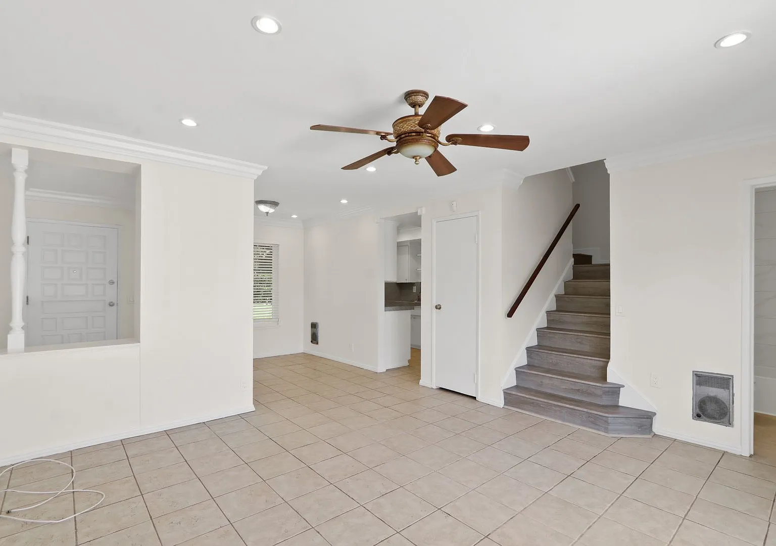 4 Bedrooms! 3 Bathrooms! 2 Car Garage! 1 Sunroom! — Photo 3