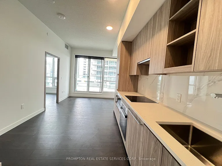 27 McMahon Dr #615 — Photo 5