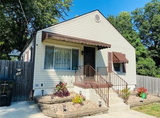 144 S Cedar Ave, Independence, MO 64053