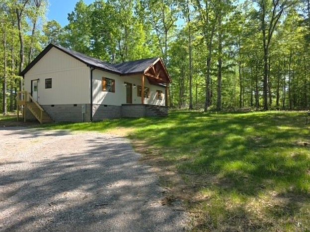 1st image of 700 Hillcrest Rd