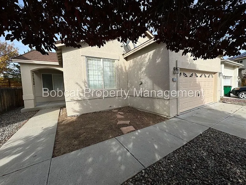 2932 Oxbow Dr