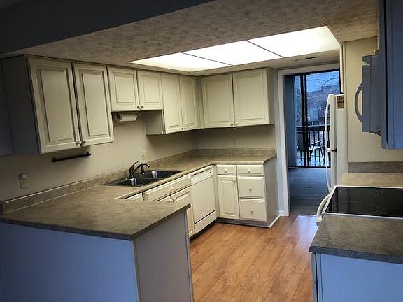 2nd image of 4766 Crazy Horse Ln #4766