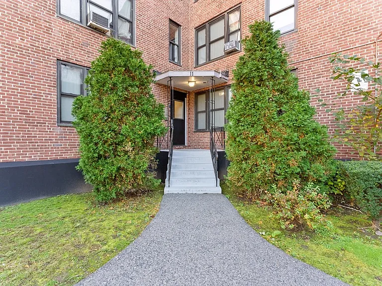 11 Victory Rd #32 — Photo 15