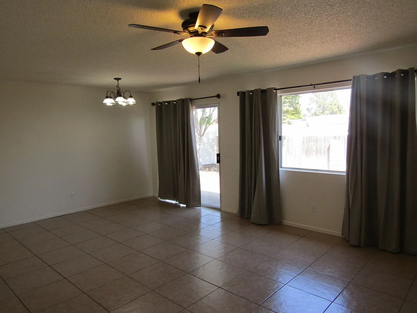 Cute 2 bedroom Arroyo Grande Twin Home — Photo 2