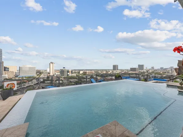 2000 Bagby St APT 7414, Houston, TX 77002