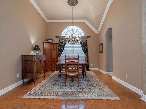 5th image of 3301 Nottingham Dr