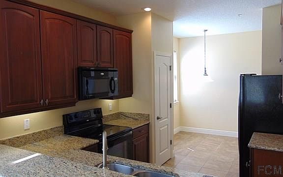 3rd image of 95 Riverview Bnd S Unit 1414