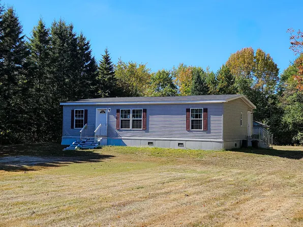 178 S Strong Road, Farmington, ME 04938
