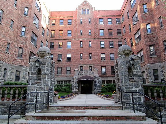2nd image of 1 Garrett Pl APT 6I