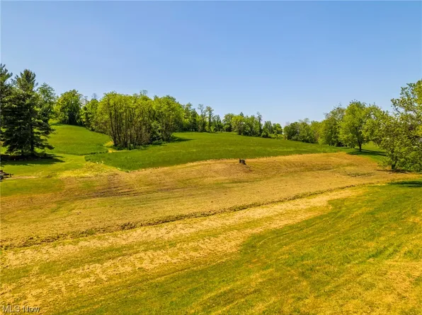 69676 Crescent Rd, Saint Clairsville, OH 43950