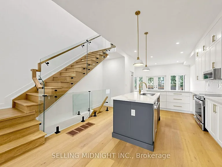 42 Guthrie Ave — Photo 12