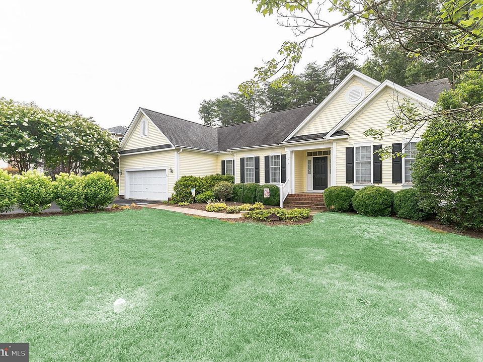 1st image of 36 Brookstone Dr